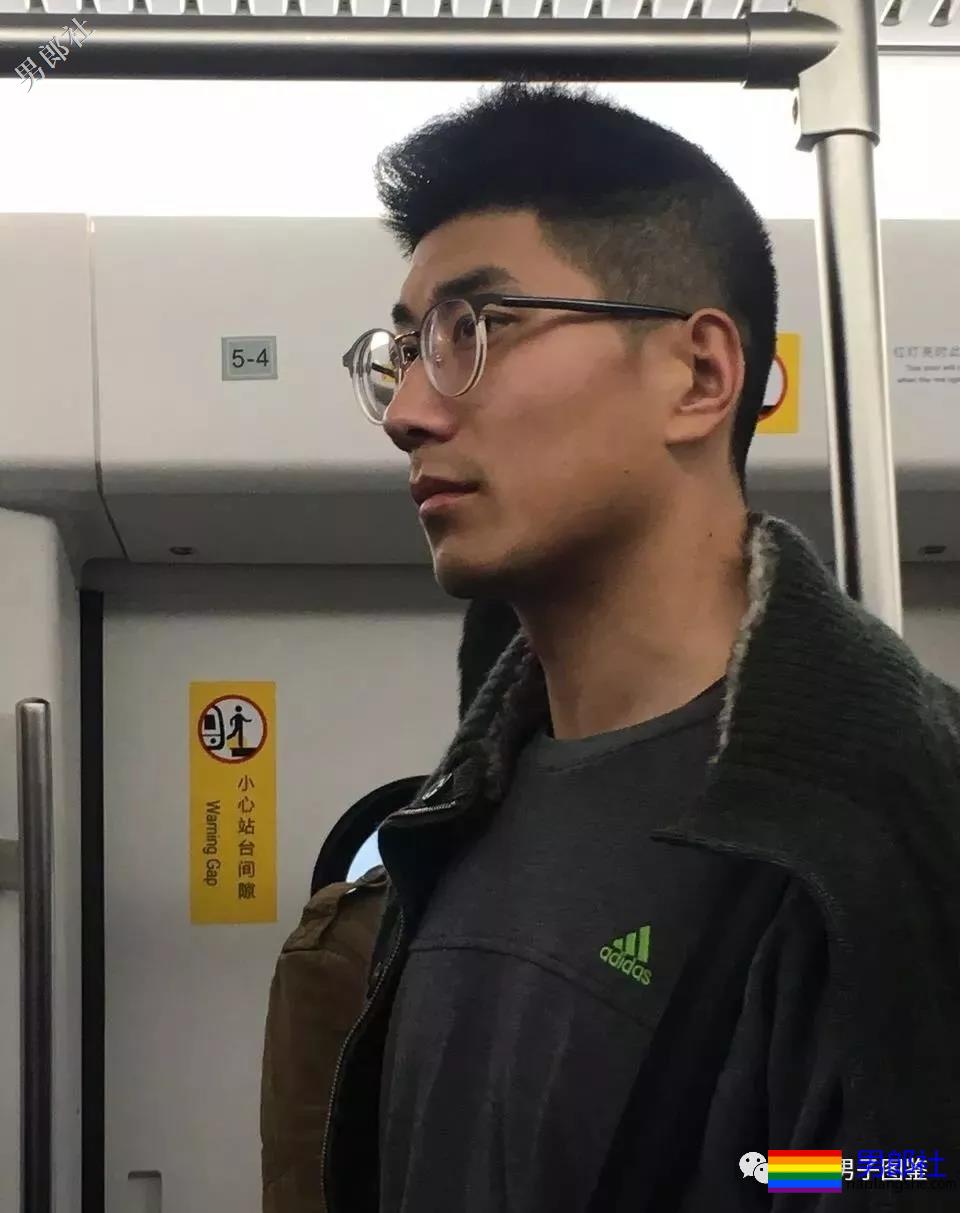 荷尔蒙气息十足的野生小鲜肉，让人走不动道 - 51虹马