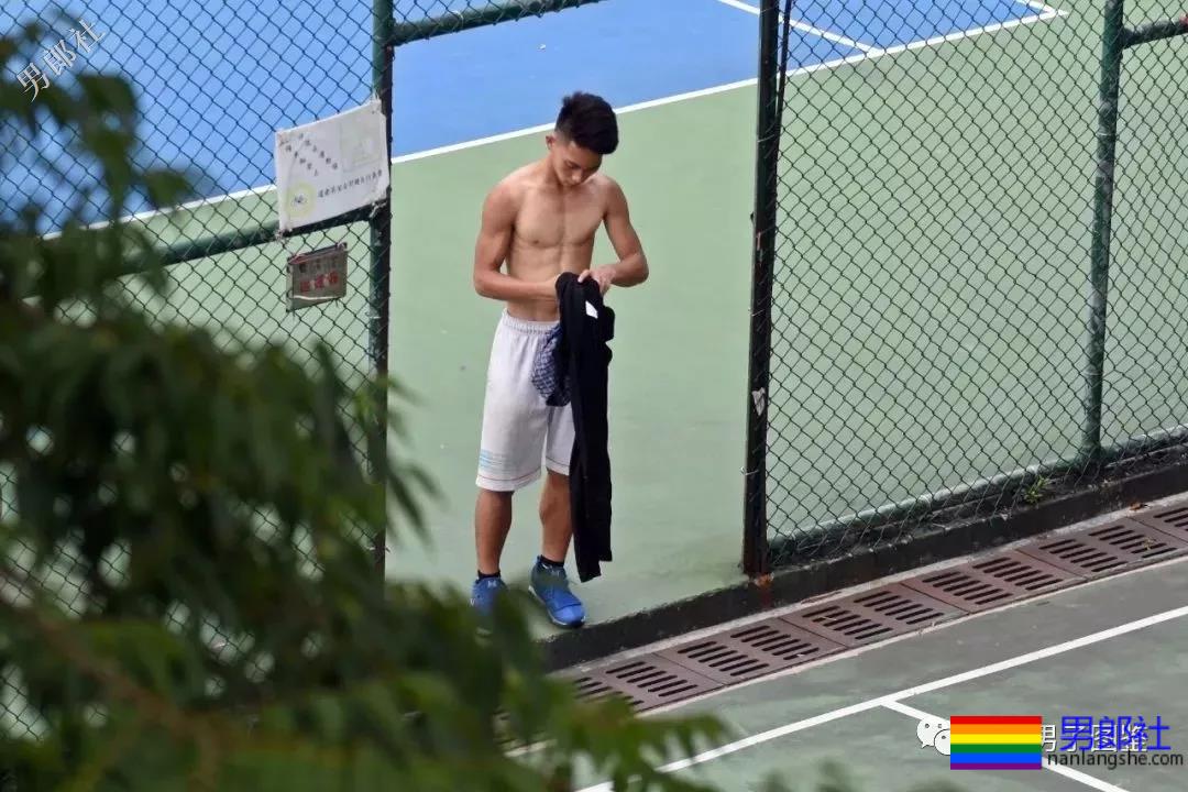 荷尔蒙气息十足的野生小鲜肉，让人走不动道 - 51虹马