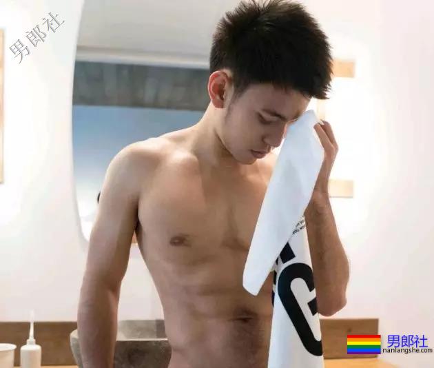 传疯了的叮裆猫扒到了，私底下竟成这样？ - 51虹马