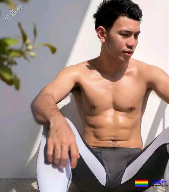 传疯了的叮裆猫扒到了，私底下竟成这样？ - 51虹马