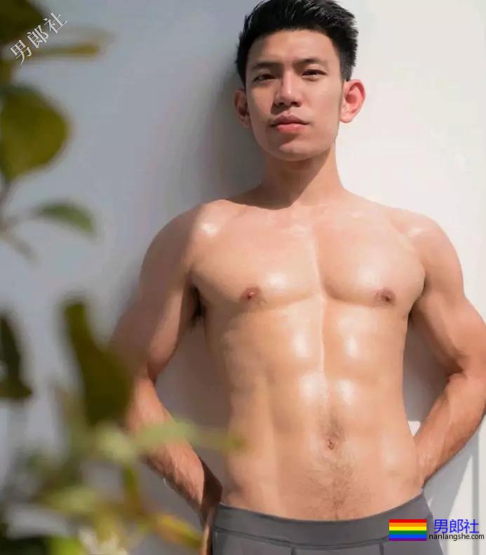 传疯了的叮裆猫扒到了，私底下竟成这样？ - 51虹马