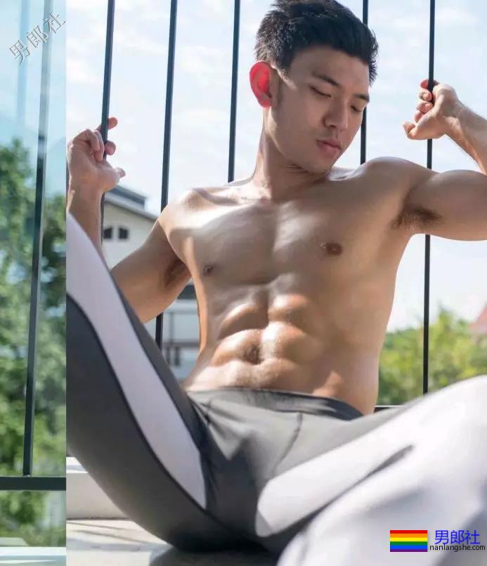 传疯了的叮裆猫扒到了，私底下竟成这样？ - 51虹马