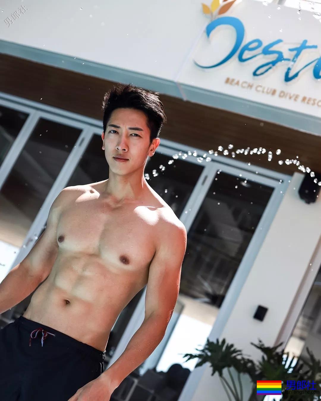 当红综艺肌肉“男宠”,运动型大胸筋肉男模,这身材太Sexy了! - 51虹马 当红综艺肌肉“男宠”,运动型大胸筋肉男模,这身材太Sexy了! - 51虹马