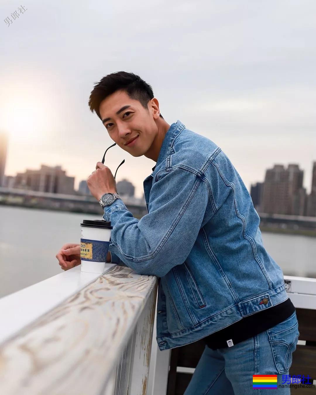 当红综艺肌肉“男宠”,运动型大胸筋肉男模,这身材太Sexy了! - 51虹马 当红综艺肌肉“男宠”,运动型大胸筋肉男模,这身材太Sexy了! - 51虹马