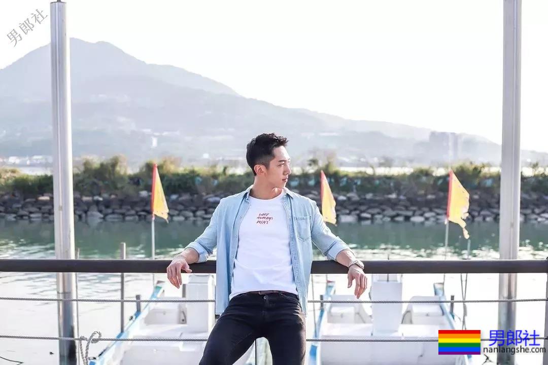 当红综艺肌肉“男宠”，运动型大胸筋肉男模，这身材太Sexy了！ - 51虹马