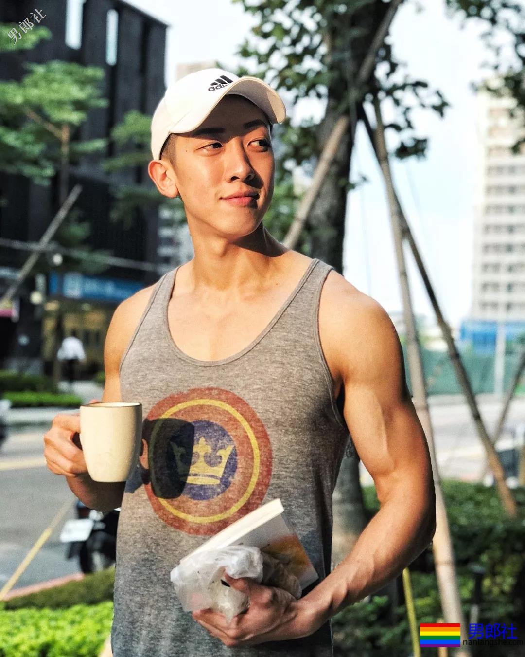 当红综艺肌肉“男宠”,运动型大胸筋肉男模,这身材太Sexy了! - 51虹马 当红综艺肌肉“男宠”,运动型大胸筋肉男模,这身材太Sexy了! - 51虹马