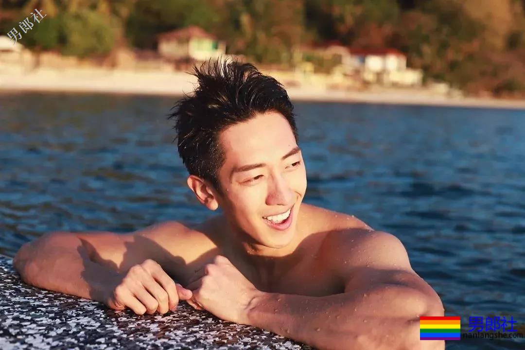 当红综艺肌肉“男宠”，运动型大胸筋肉男模，这身材太Sexy了！ - 51虹马