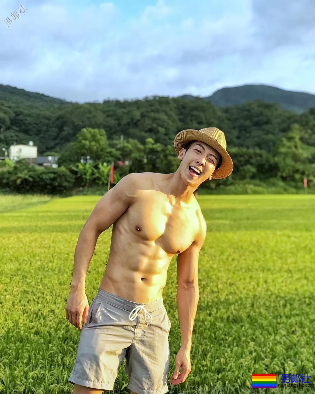 当红综艺肌肉“男宠”,运动型大胸筋肉男模,这身材太Sexy了! - 51虹马 当红综艺肌肉“男宠”,运动型大胸筋肉男模,这身材太Sexy了! - 51虹马