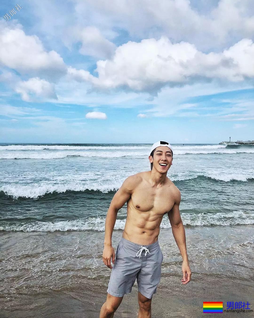 当红综艺肌肉“男宠”,运动型大胸筋肉男模,这身材太Sexy了! - 51虹马 当红综艺肌肉“男宠”,运动型大胸筋肉男模,这身材太Sexy了! - 51虹马