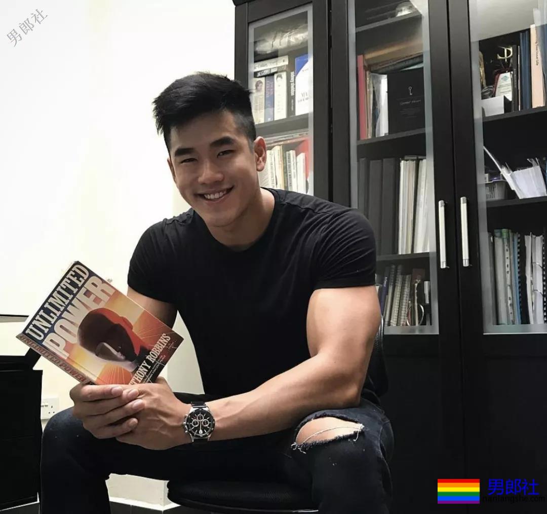 肌肉篮球体育生小狼狗和乖巧小奶狗，选哪个？？ - 51虹马