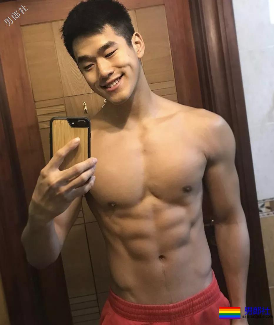 肌肉篮球体育生小狼狗和乖巧小奶狗，选哪个？？ - 51虹马