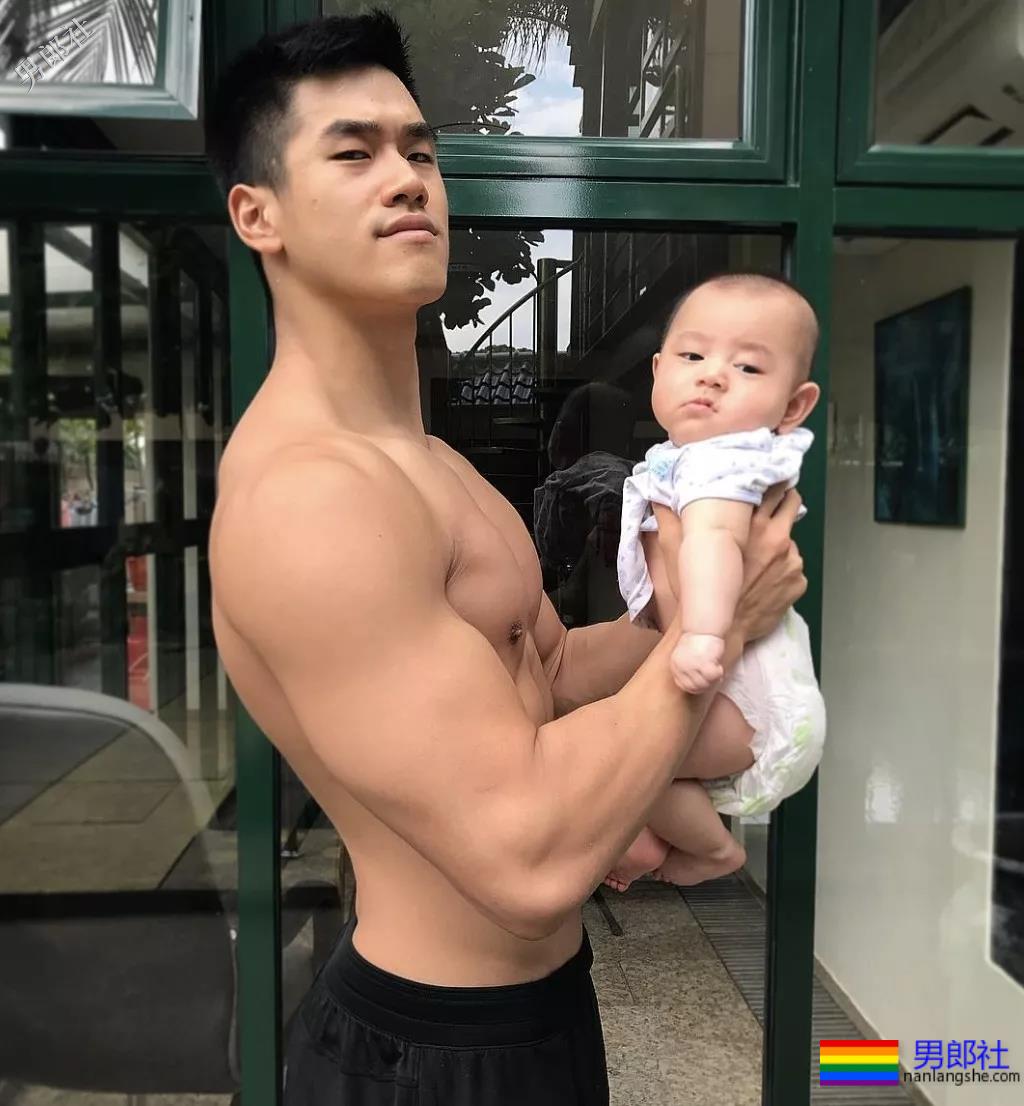 肌肉篮球体育生小狼狗和乖巧小奶狗，选哪个？？ - 51虹马