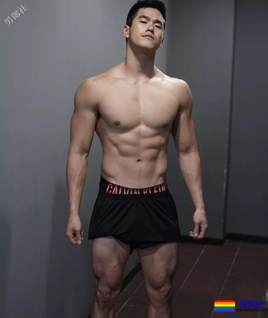 肌肉篮球体育生小狼狗和乖巧小奶狗，选哪个？？ - 51虹马