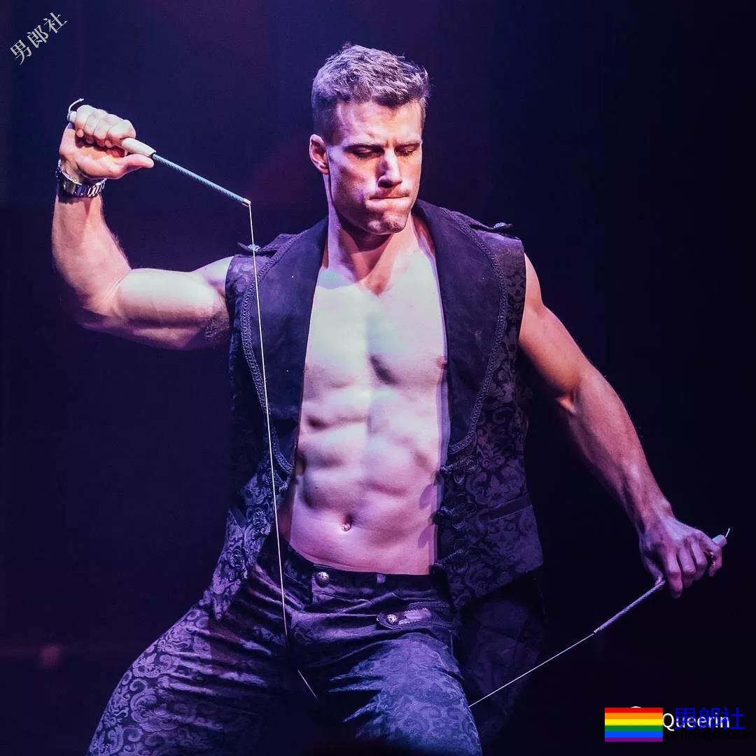 性感男孩在线抖空竹，真想在他腹肌上蹦迪 - 51虹马