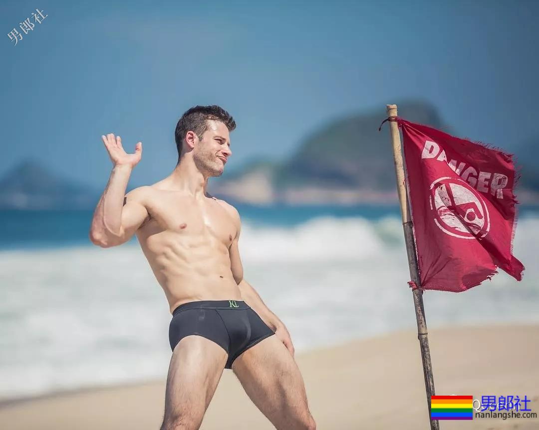 性感男孩在线抖空竹，真想在他腹肌上蹦迪 - 51虹马