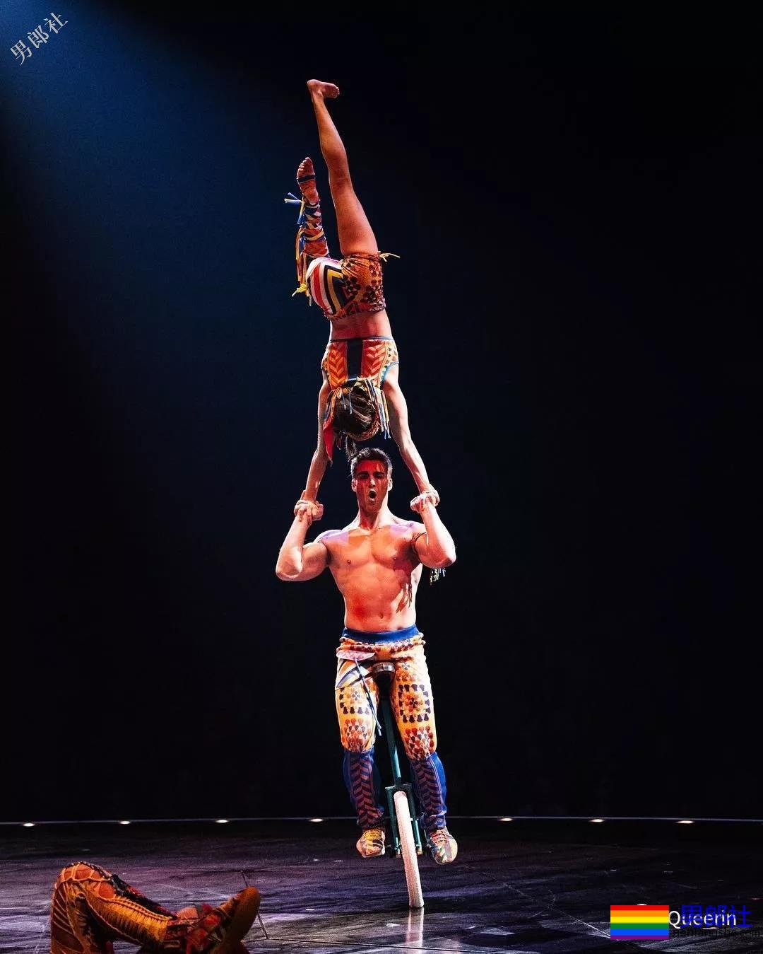 性感男孩在线抖空竹，真想在他腹肌上蹦迪 - 51虹马