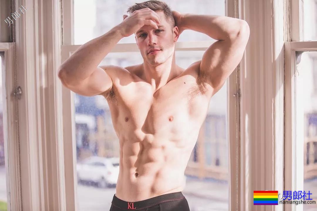 性感男孩在线抖空竹，真想在他腹肌上蹦迪 - 51虹马