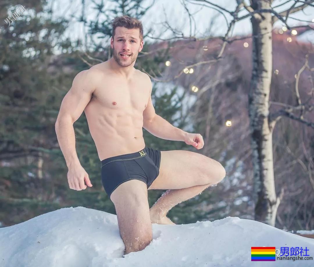 性感男孩在线抖空竹，真想在他腹肌上蹦迪 - 51虹马