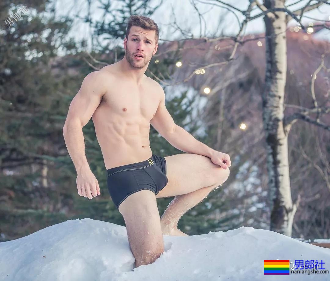 性感男孩在线抖空竹，真想在他腹肌上蹦迪 - 51虹马