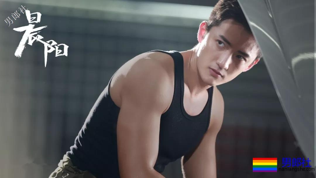 硬核兄弟情又来了？双男主出场就秀身材，又遭遇咸猪手！ - 51虹马