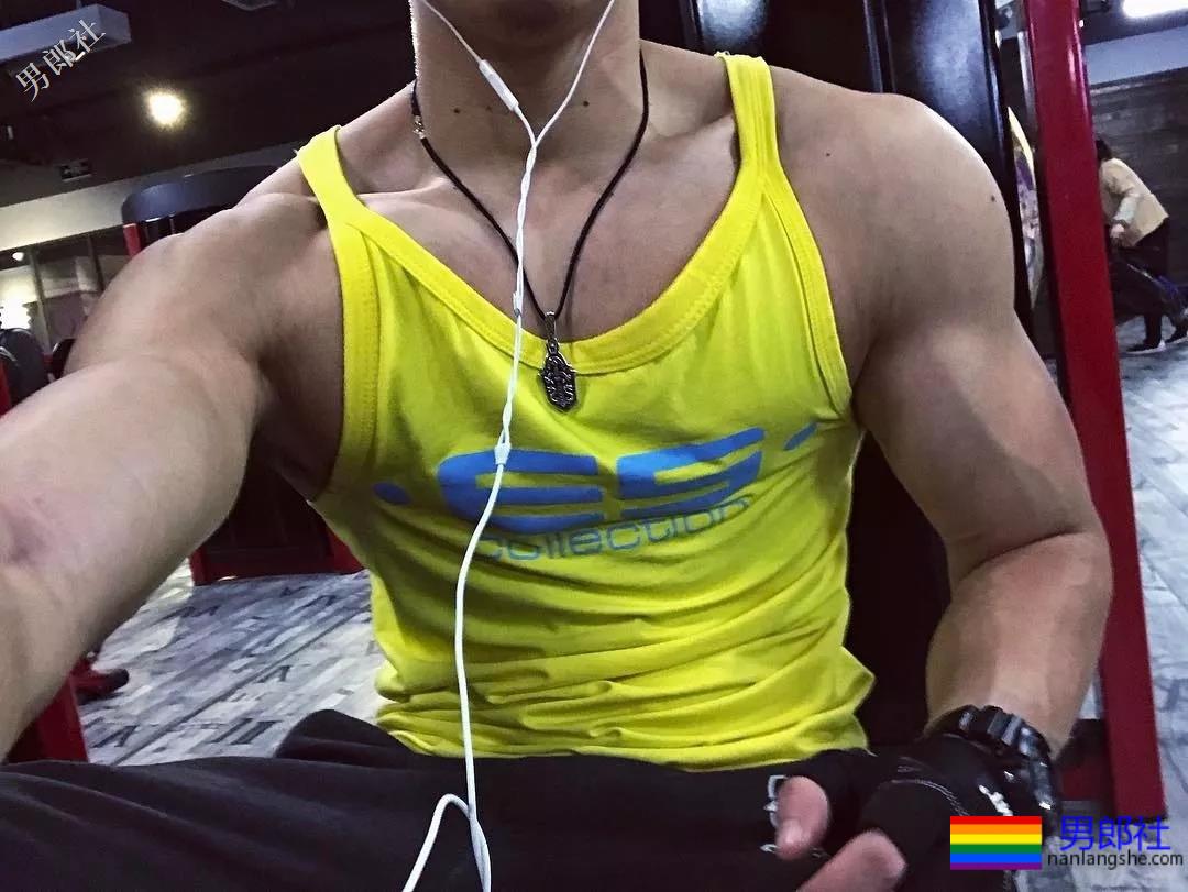 忠犬系内裤男模，亚裔Gogo-boy在ins上放飞自我，​好肉不容错过！ - 51虹马