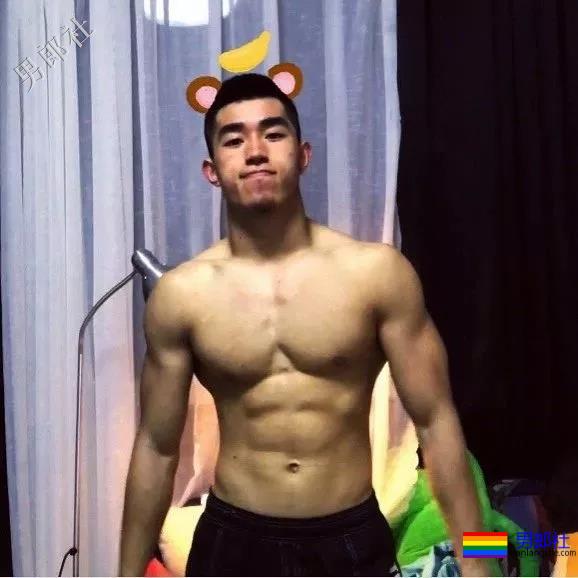 忠犬系内裤男模，亚裔Gogo-boy在ins上放飞自我，​好肉不容错过！ - 51虹马