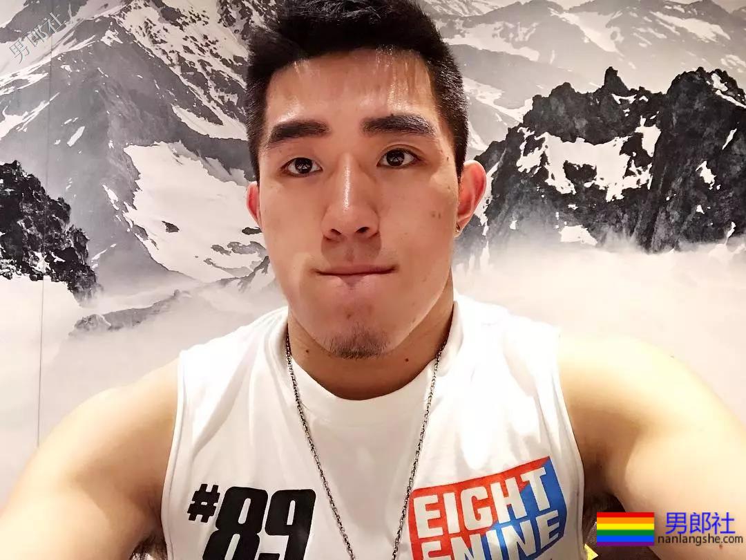 忠犬系内裤男模，亚裔Gogo-boy在ins上放飞自我，​好肉不容错过！ - 51虹马