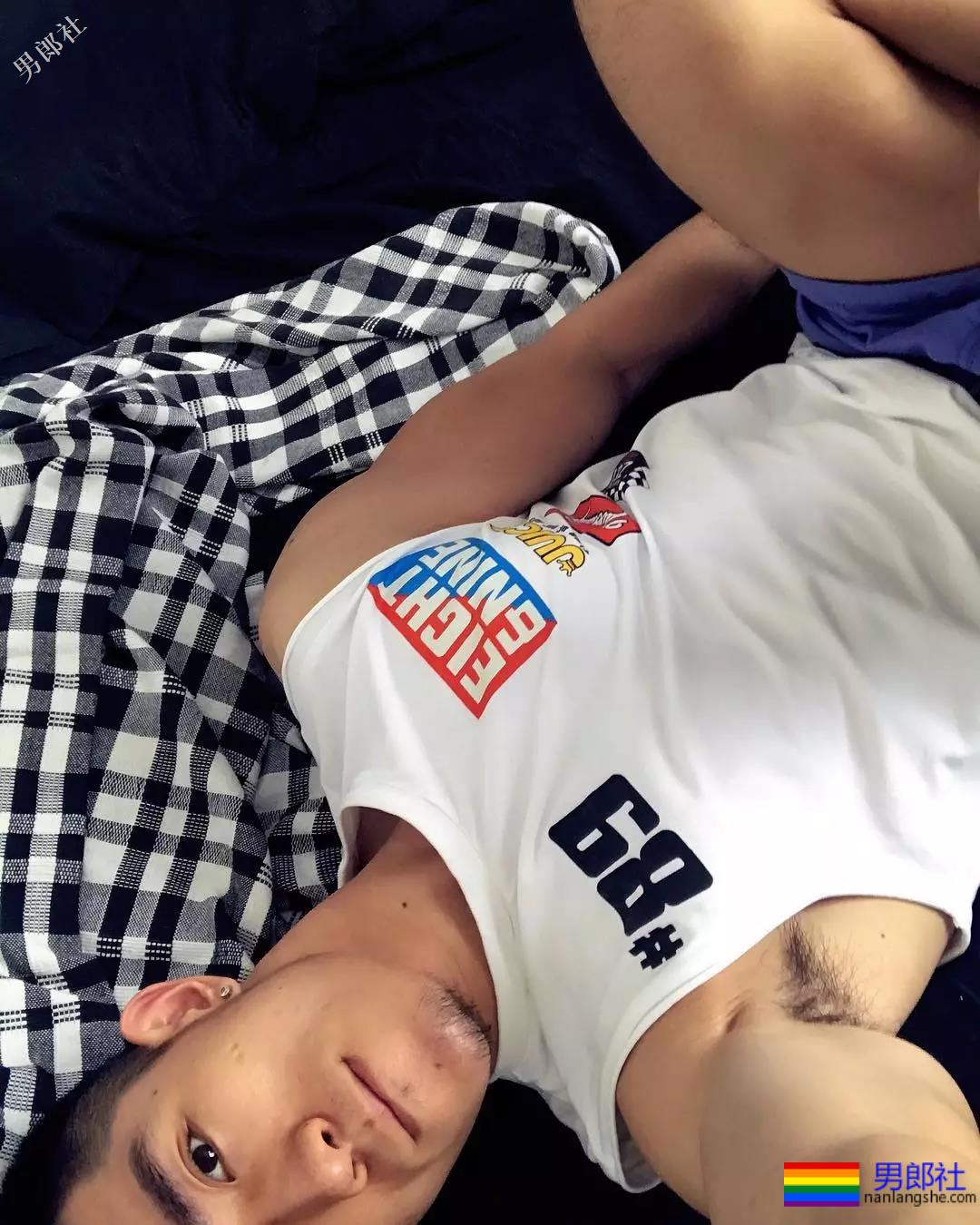 忠犬系内裤男模，亚裔Gogo-boy在ins上放飞自我，​好肉不容错过！ - 51虹马