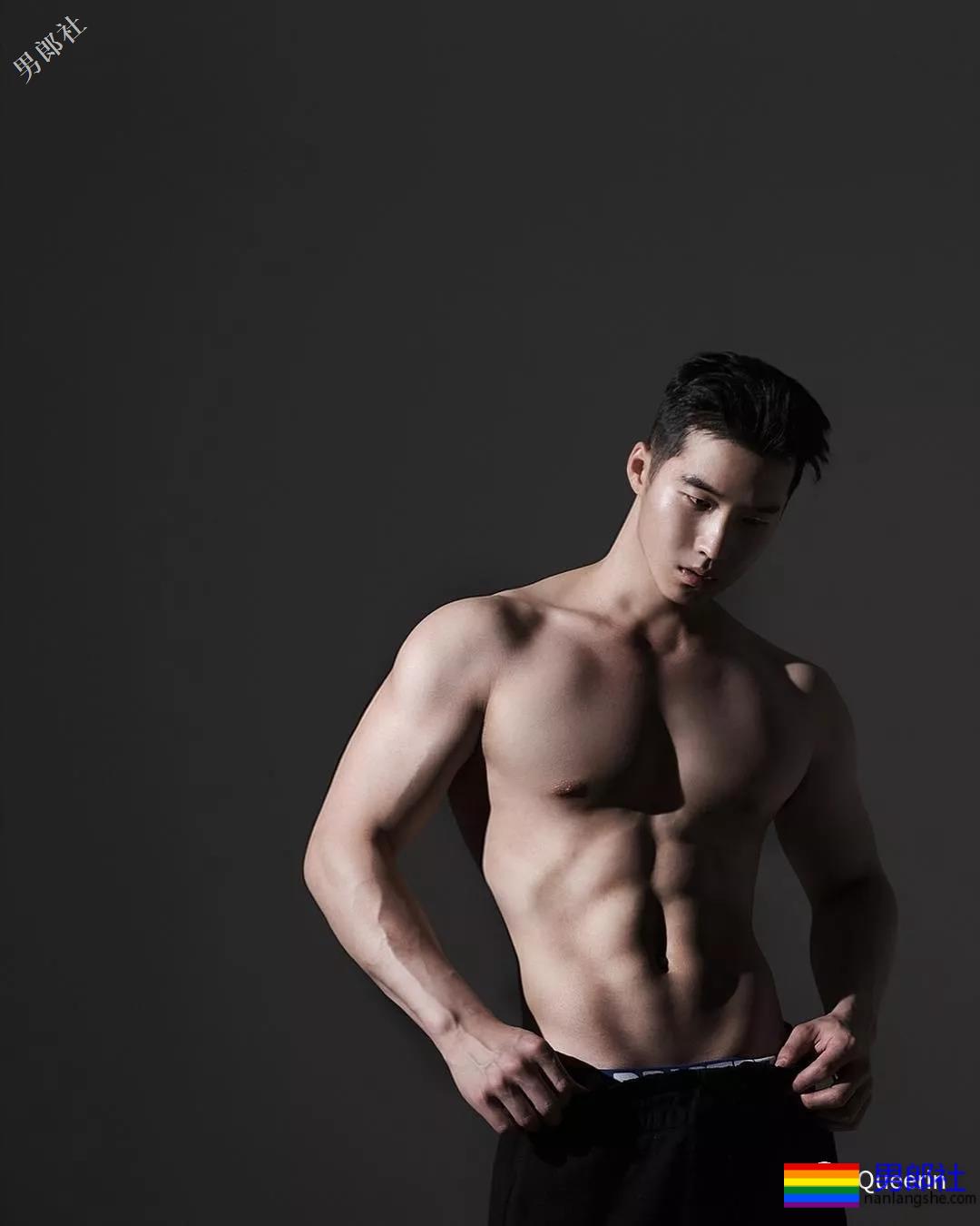 把筋肉男模拍成这样，眼睛都辣瞎 - 51虹马