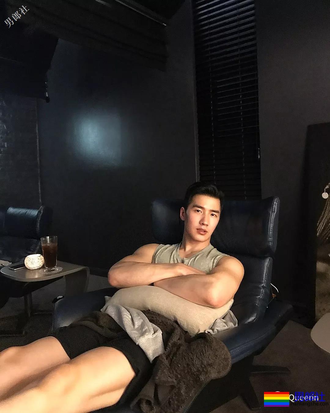 把筋肉男模拍成这样，眼睛都辣瞎 - 51虹马