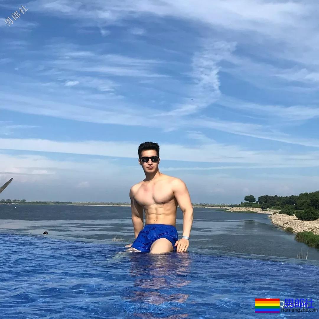 把筋肉男模拍成这样，眼睛都辣瞎 - 51虹马