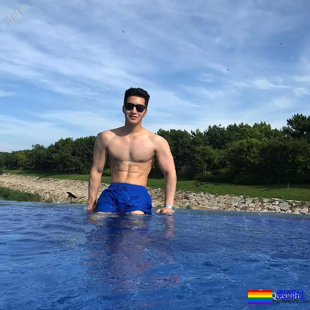 把筋肉男模拍成这样，眼睛都辣瞎 - 51虹马