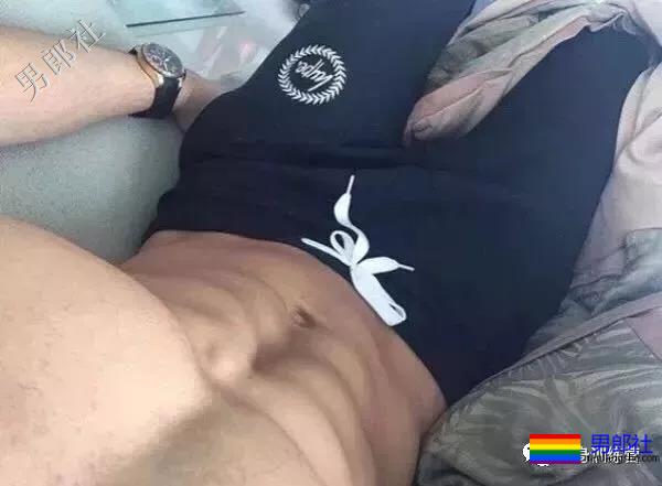 “男朋友最帅床照，不服来战！” - 51虹马