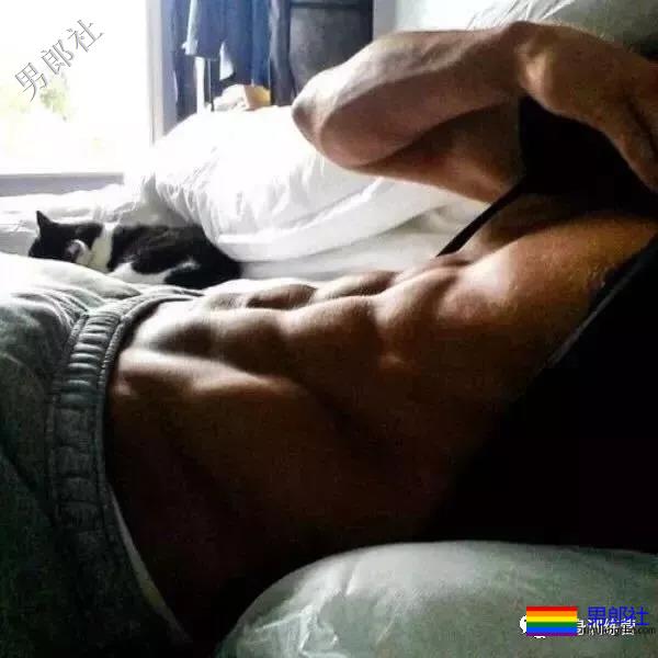 “男朋友最帅床照，不服来战！” - 51虹马