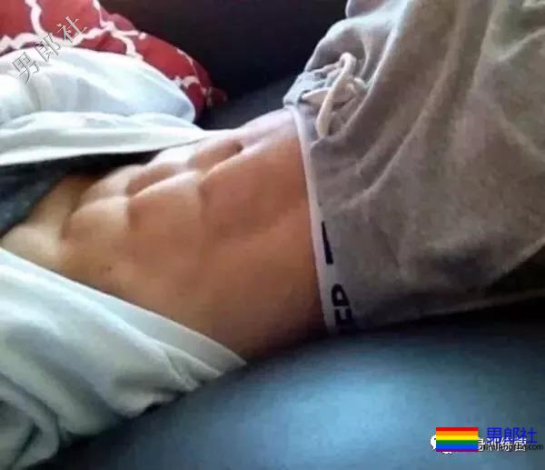 “男朋友最帅床照，不服来战！” - 51虹马