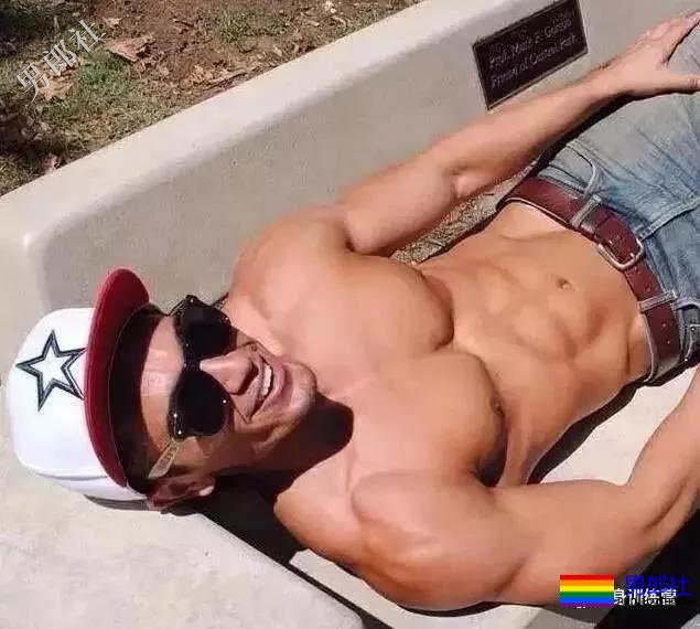 “男朋友最帅床照，不服来战！” - 51虹马