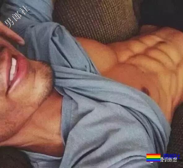 “男朋友最帅床照，不服来战！” - 51虹马