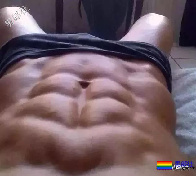 “男朋友最帅床照，不服来战！” - 51虹马