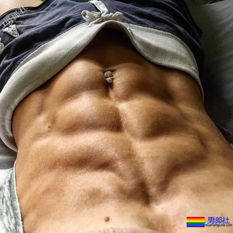 “男朋友最帅床照，不服来战！” - 51虹马