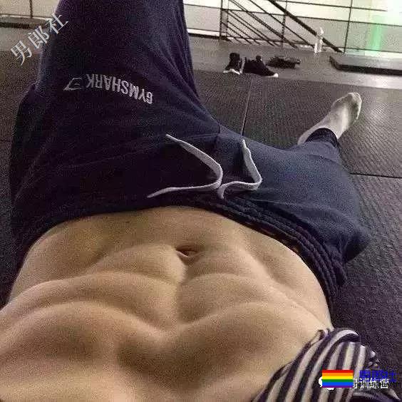 “男朋友最帅床照，不服来战！” - 51虹马