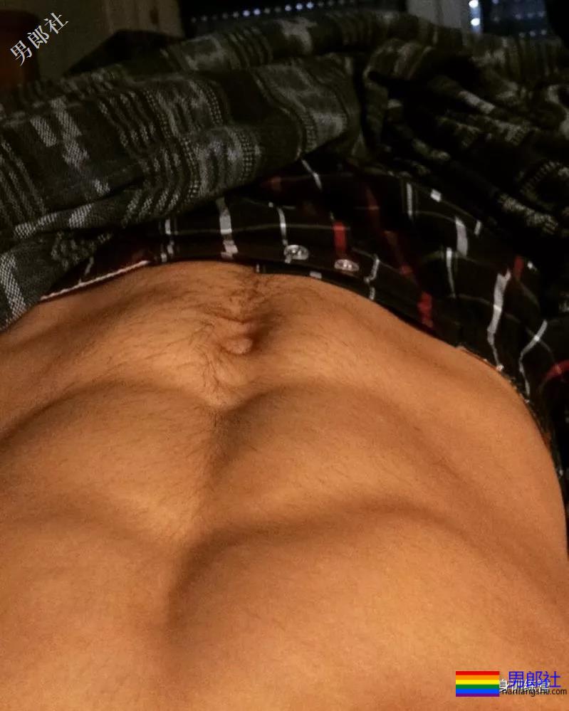 “男朋友最帅床照，不服来战！” - 51虹马