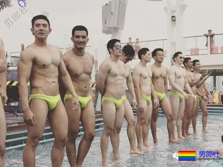 三年前的六块腹肌清纯小哥当男模后变这样了！ - 51虹马