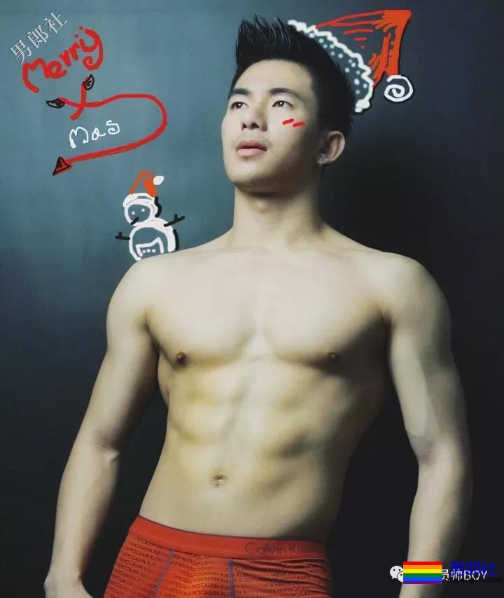 三年前的六块腹肌清纯小哥当男模后变这样了！ - 51虹马