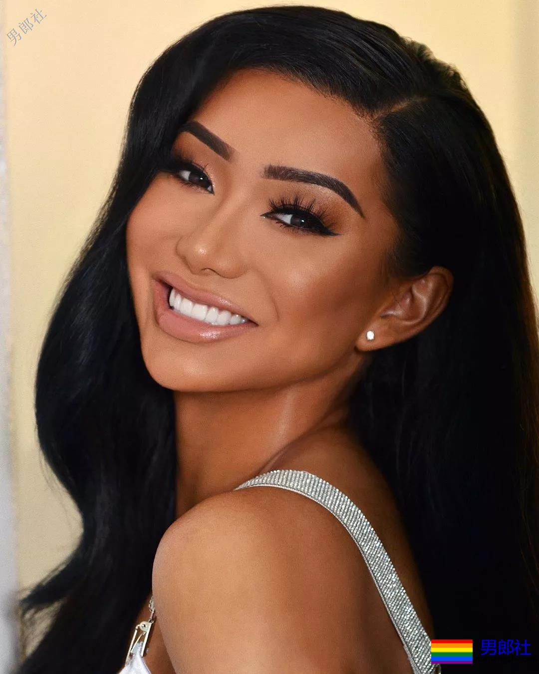 这个亚裔美妆博主变性后，走上人生巅峰，还找了个超帅的男模当男朋友！ - 51虹马