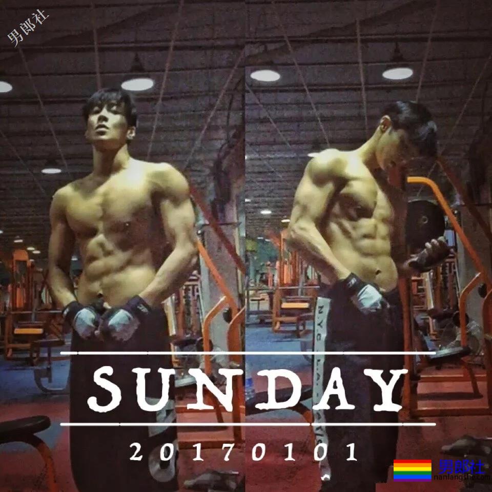 痞憨直筋肉小狼狗浴室戏抢镜？肌肉男终于对当红综艺下手了！ - 51虹马