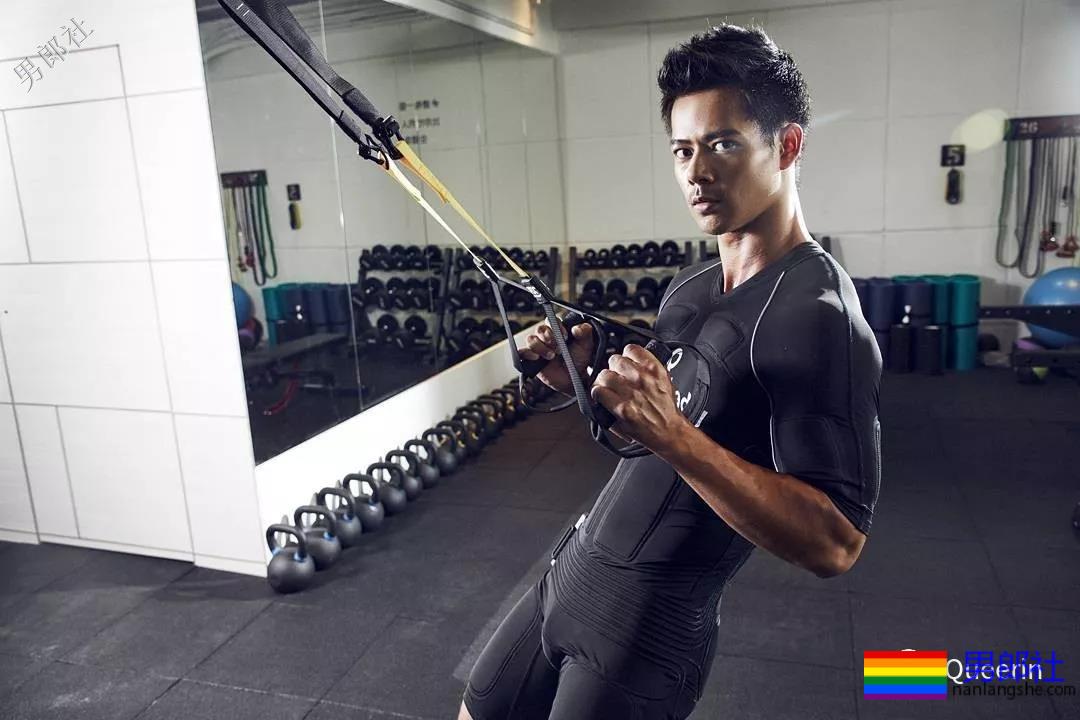 电眼肌肉男模竟还拍过blued广告！我又可以了 - 51虹马