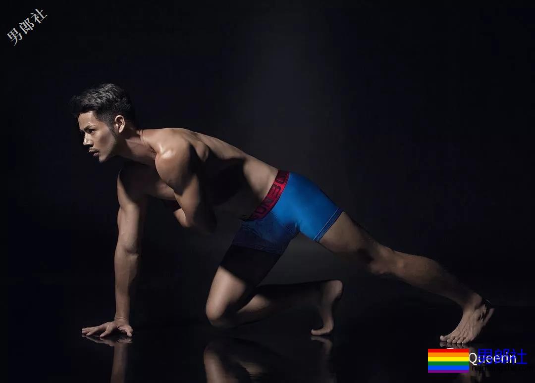 电眼肌肉男模竟还拍过blued广告！我又可以了 - 51虹马