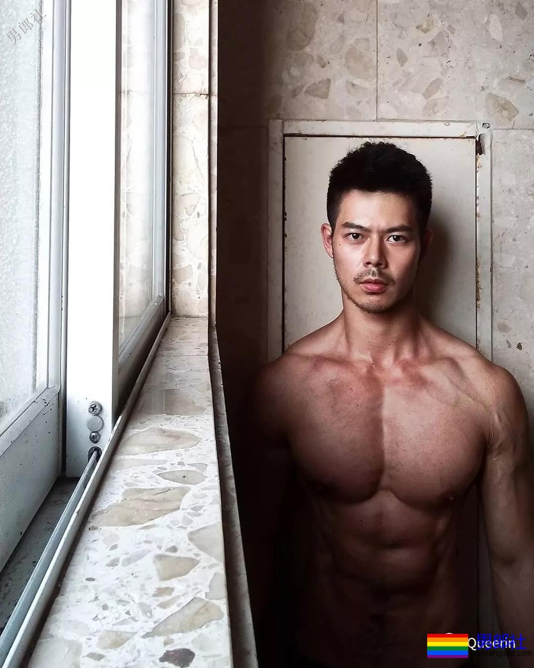 电眼肌肉男模竟还拍过blued广告！我又可以了 - 51虹马