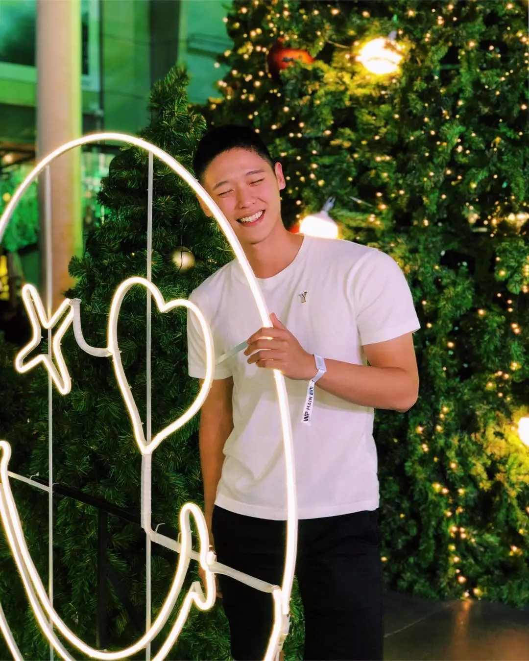 票选同志天菜薄肌小奶狗，少年感白嫩肌肉身材太美好！ - 51虹马