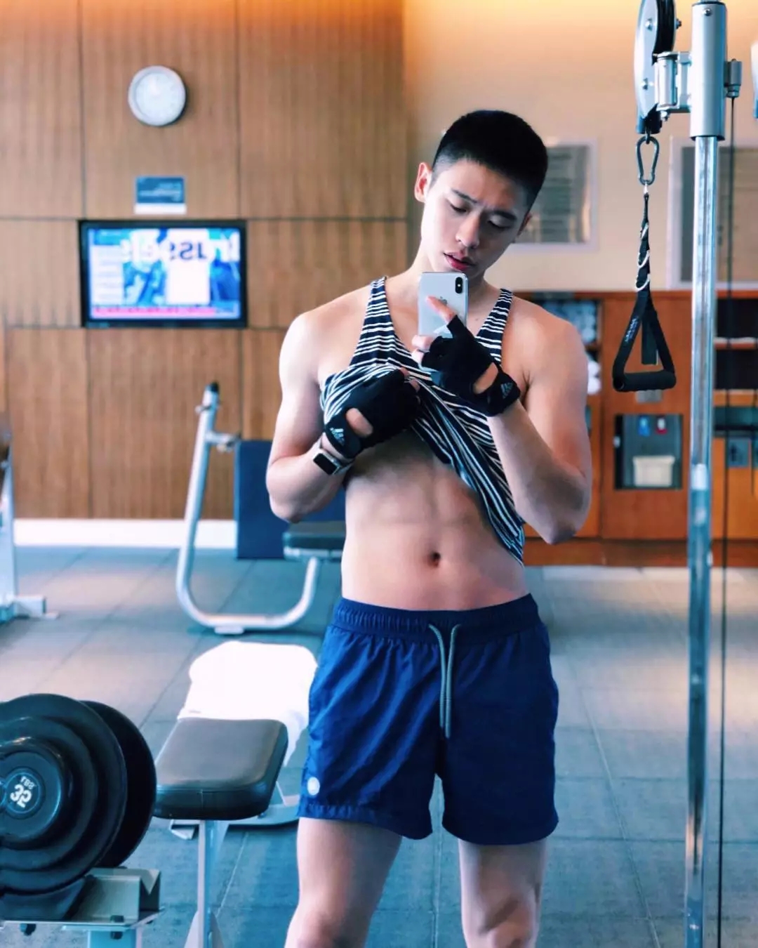 票选同志天菜薄肌小奶狗，少年感白嫩肌肉身材太美好！ - 51虹马